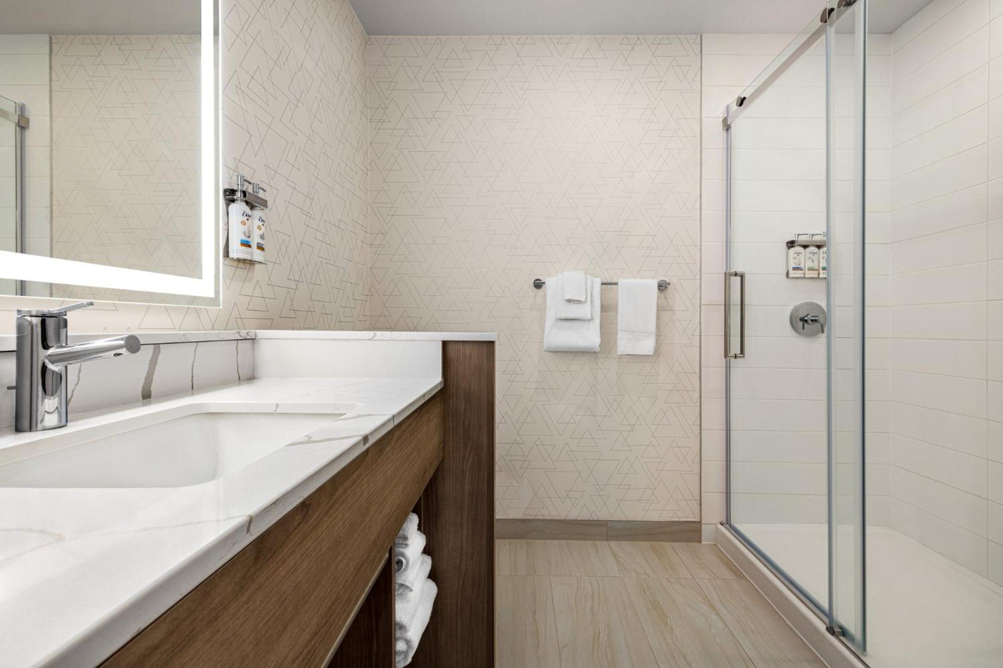Holiday Inn Express - Strathroy By Ihg Exterior photo