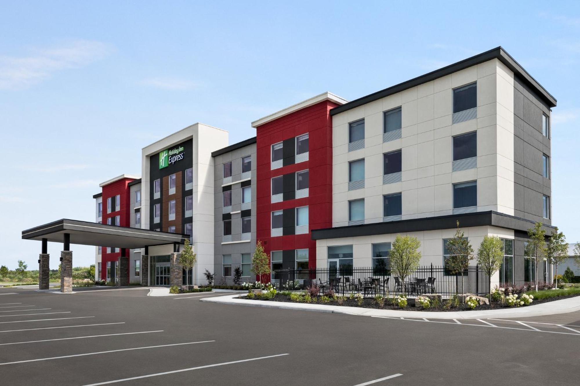 Holiday Inn Express - Strathroy By Ihg Exterior photo